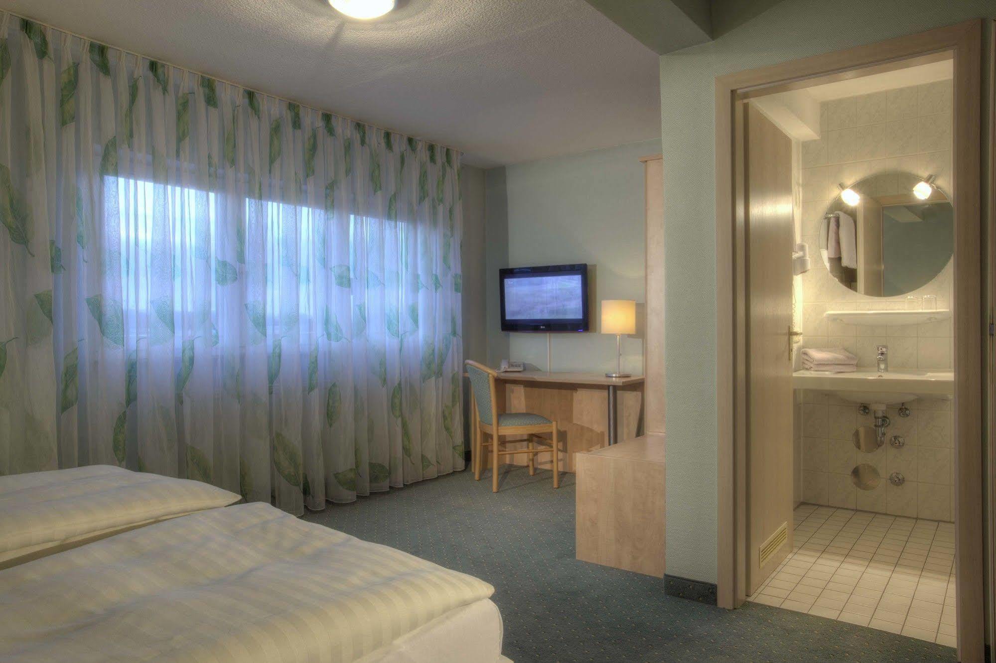Hotel Zur Muehle Urbach  Zewnętrze zdjęcie